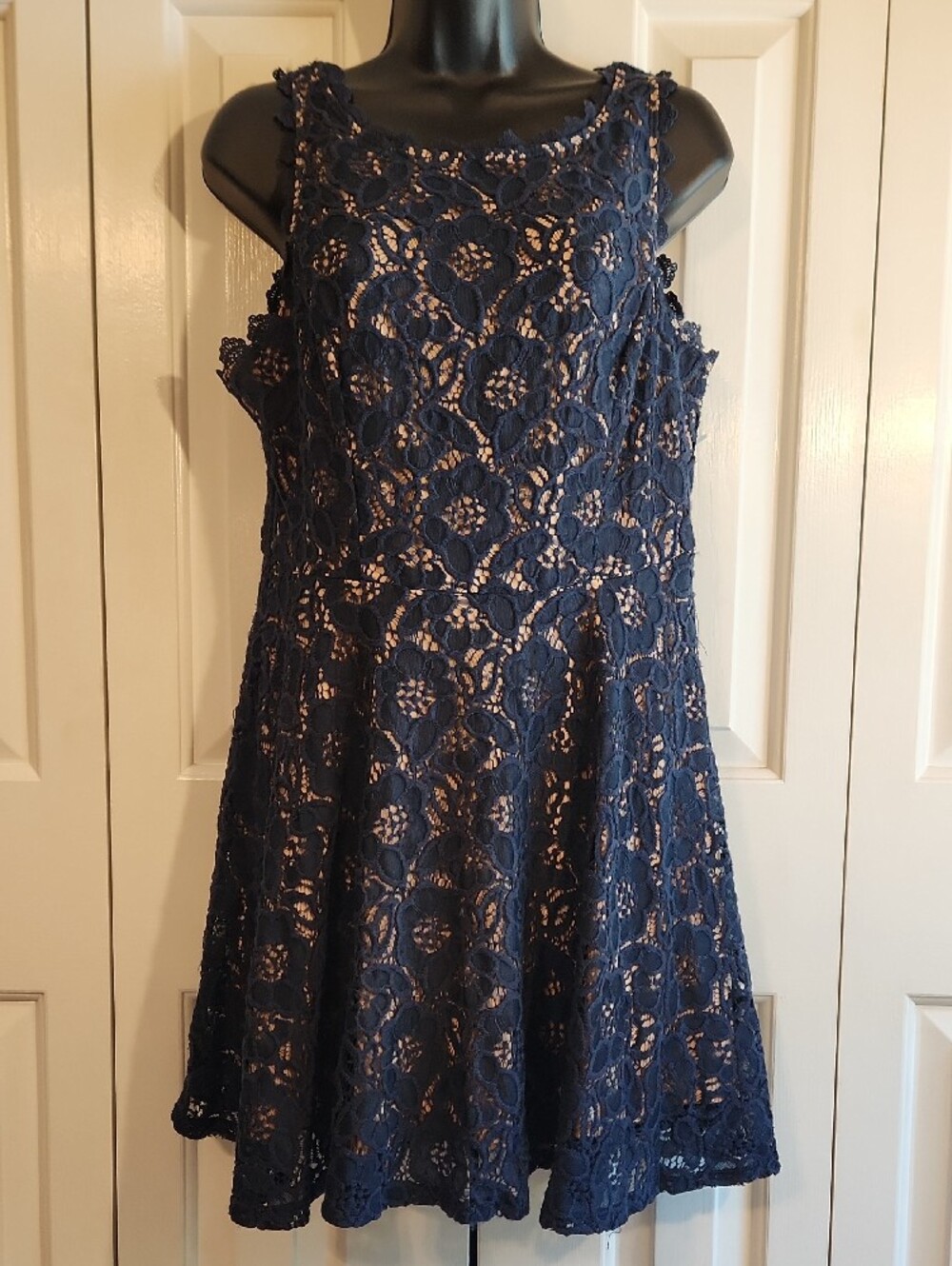Navy Blue Lace Cocktail Dress Flared Skirting - Womens Size 8